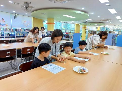 솔빛도서관 학부모회 9월 '나만의 문장 책갈피 만들기' 행사